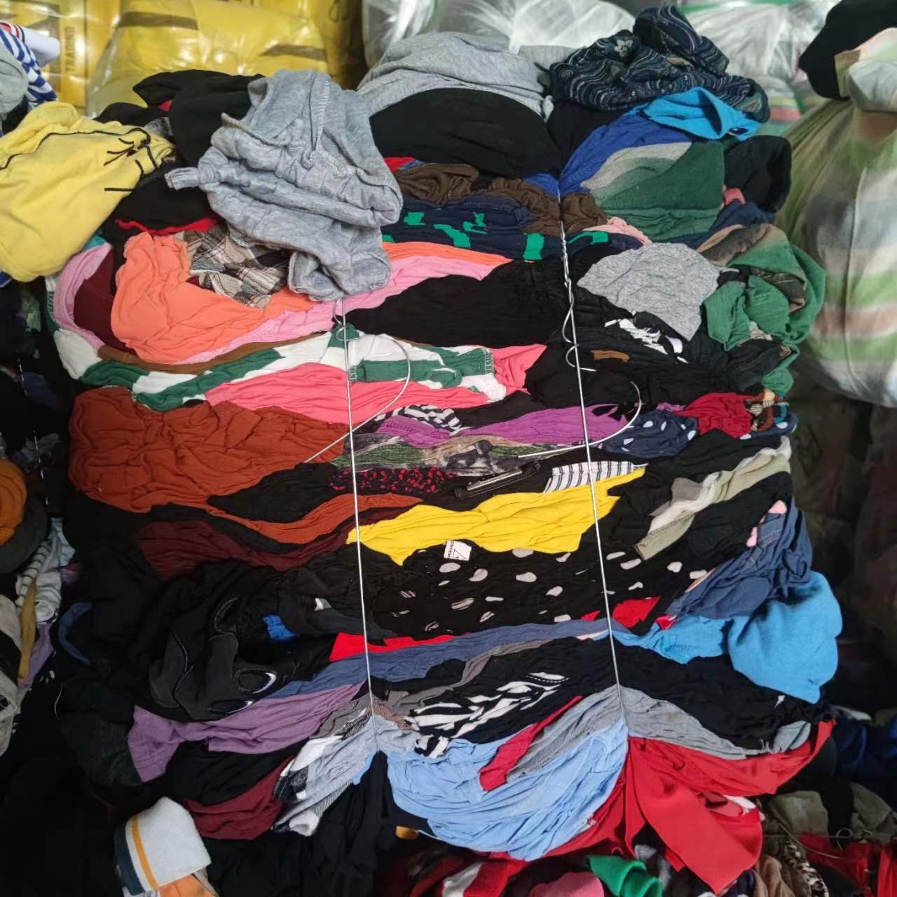 Second-Hand T-Shirt Rag 1