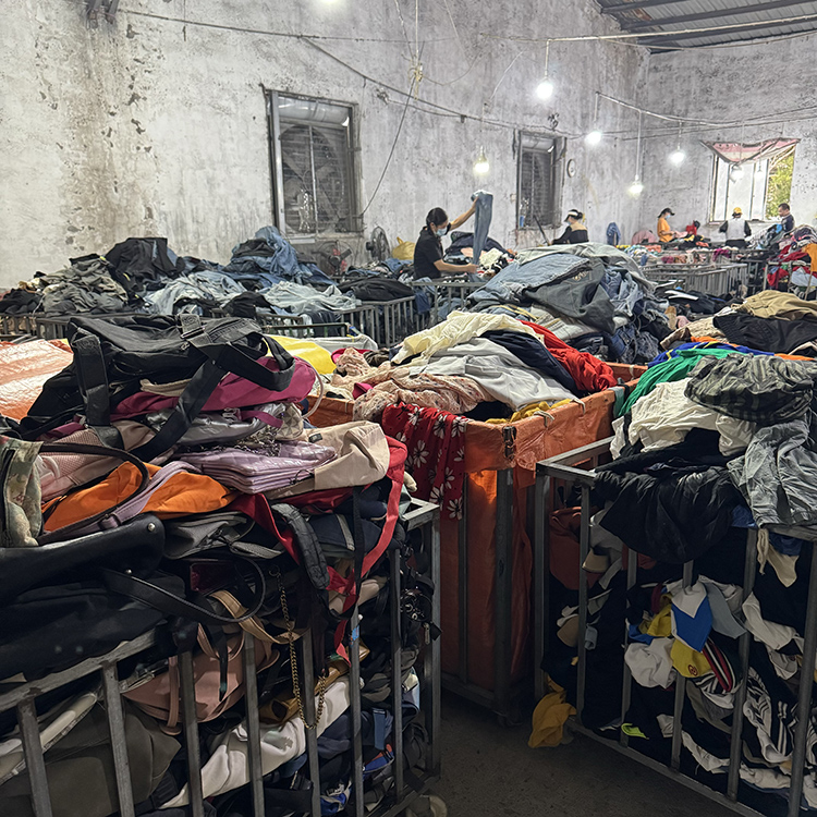 Second Hand Clothes Supplier 1